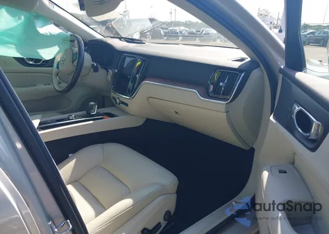 2022 Volvo S60 B5 Momentum из США, поврежденный, VIN 7JRL12TZXNG162556